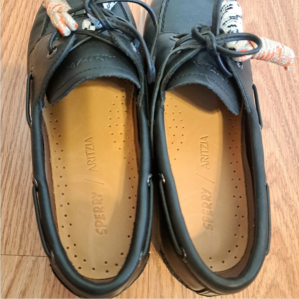 Aritzia x Sperry slim Boat Shoes - Picture 2 of 3
